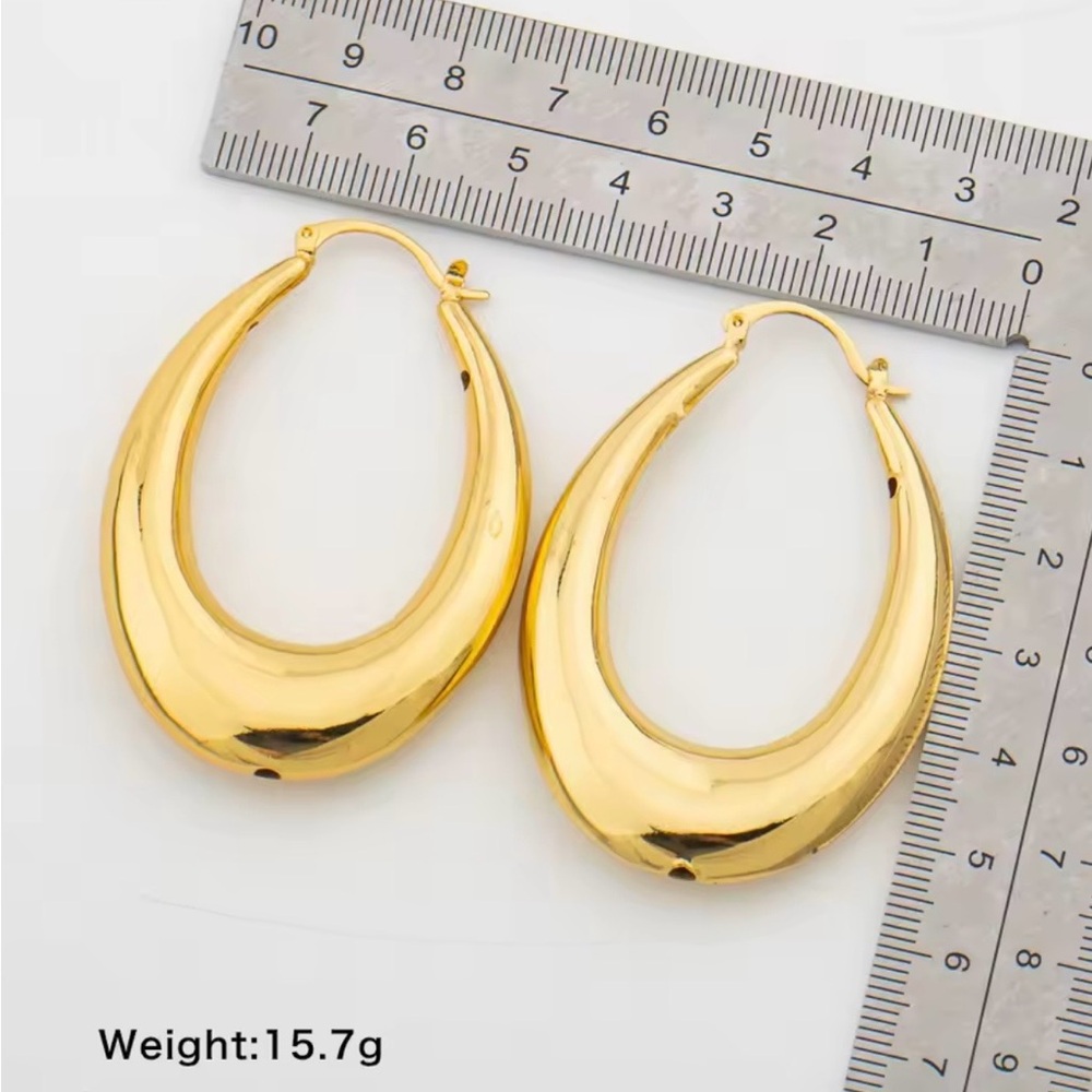 18k Gold Hoop Earrings for Women - Bold thick Crescent Design - Picture 3 of 4